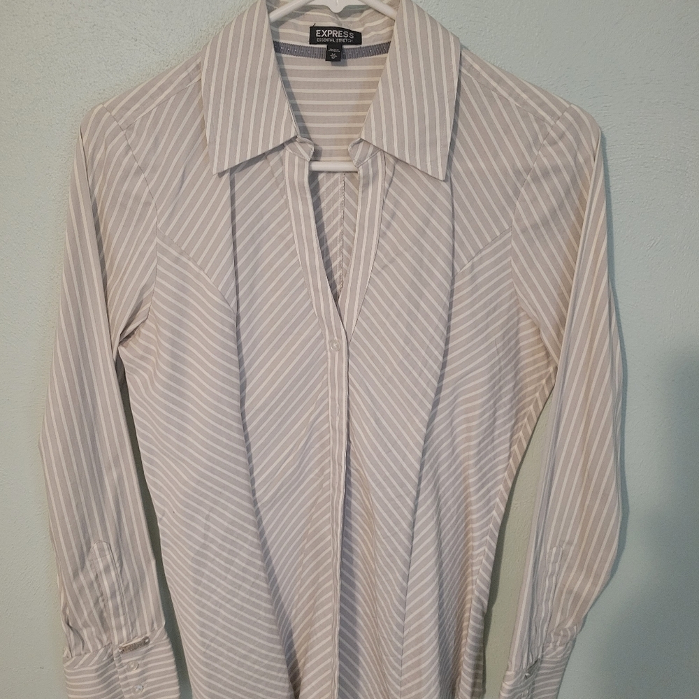 Express Essential Stretch, Women's Dress Shirt, M, Light Gray & White Stripped